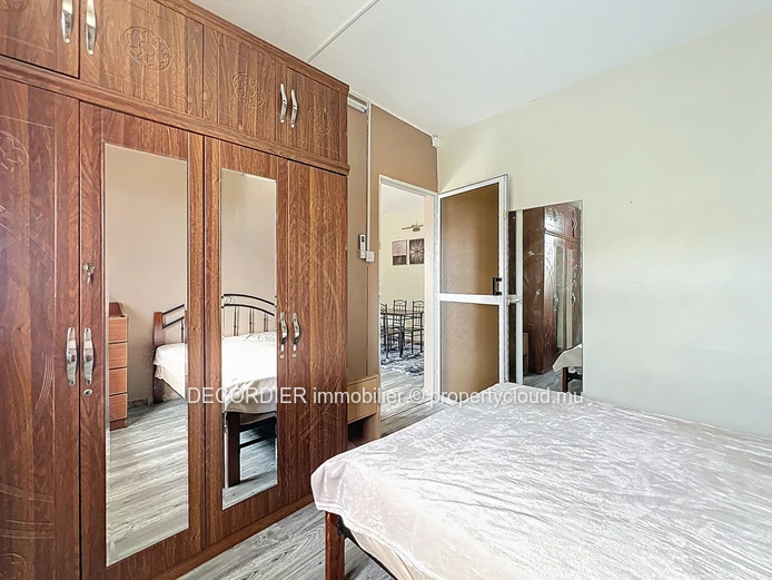 Spacious flat for sale (Sole Mandate)