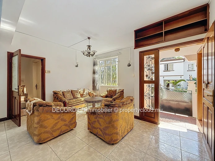 Spacieuse Maison à Trou Aux Biches avec Piscine et Jardin