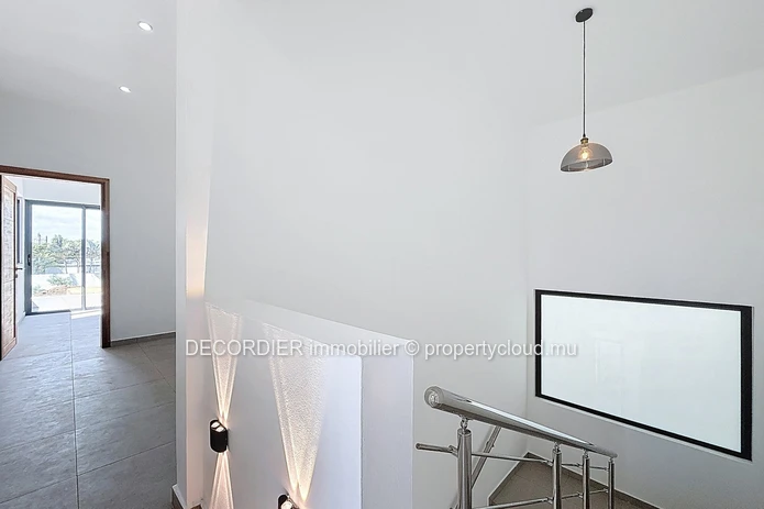 Maison moderne à vendre