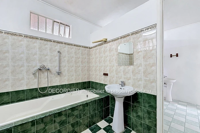 House for sale  -  Port Louis