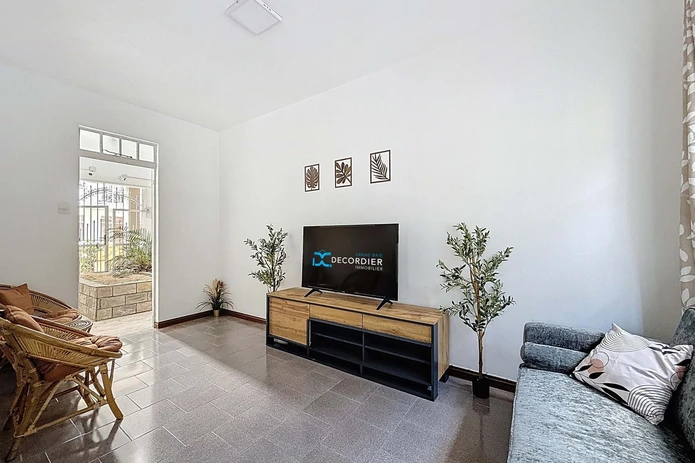 Triplex for rent - Pereybere