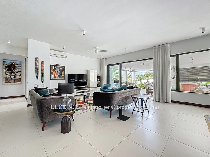 Penthouse vue mer avec plage privée