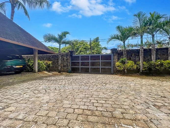 An exceptional property with generous volumes in a unique setting