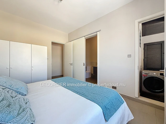 Penthouse with sea view in Pereybere