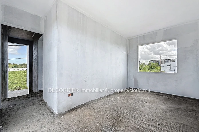 For Sale – Modern House with Swimming Pool