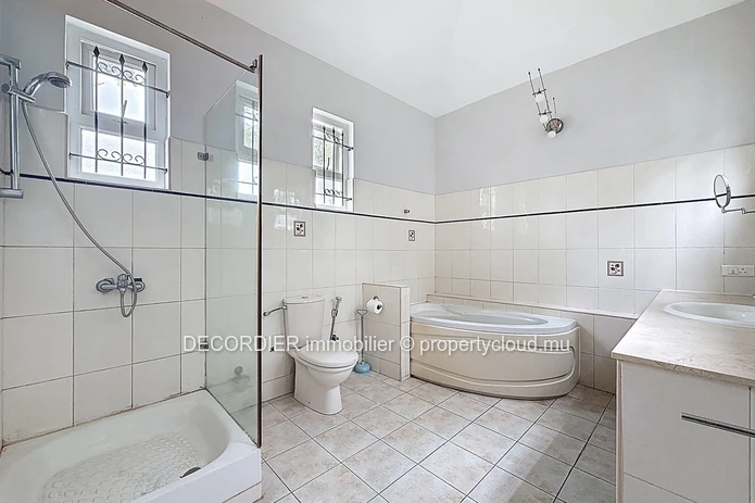 À Louer – Élégante maison de style colonial moderne avec piscine à Pointe aux Canonniers