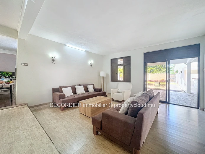 Large detached house with swimming pool and garden