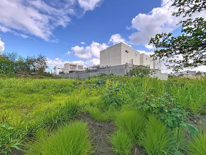 Residential land for sale in Pereybère.