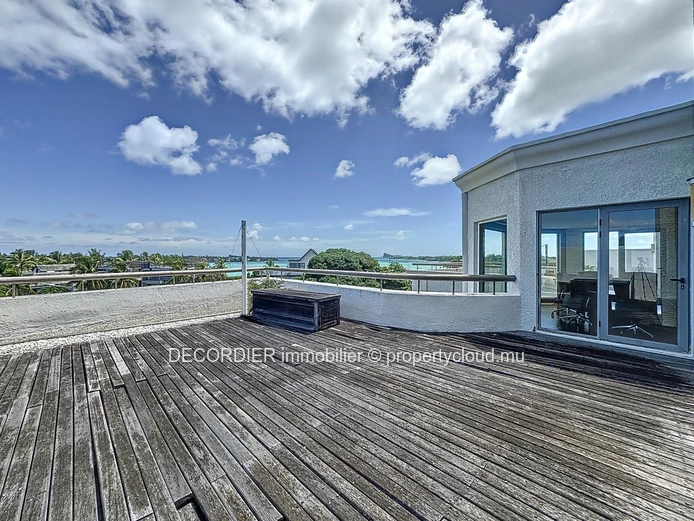 Office for sale in the heart of Grand Bay
