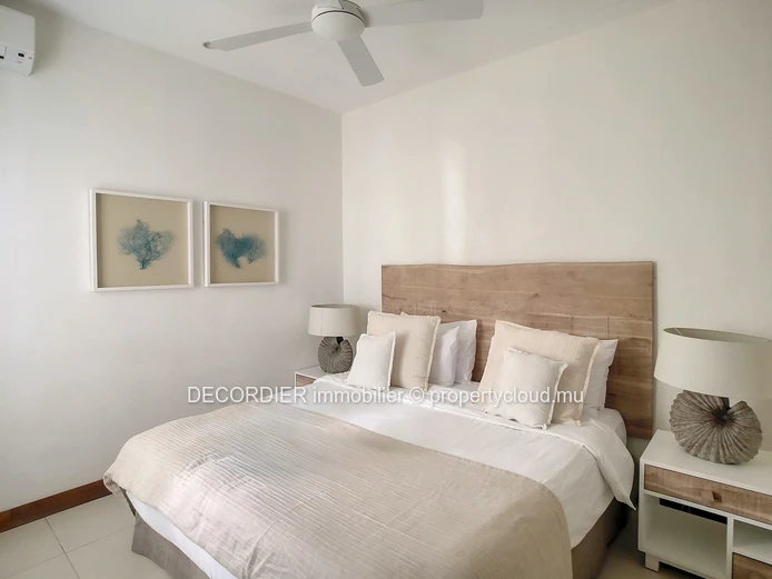 Ground floor apartment in front of the sea