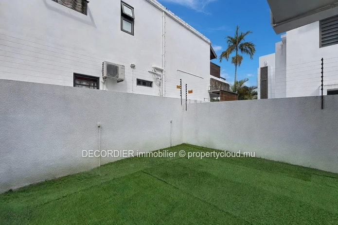 Charming Duplex for Rent in Pereybère