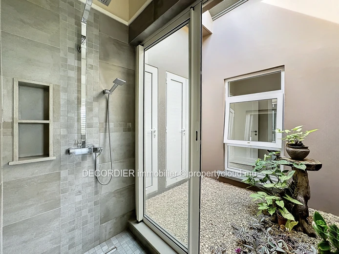 Magnifique villa située à Villa Valriche - accessible aux étrangers