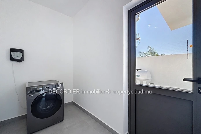 Maison moderne dans une résidence sécurisée