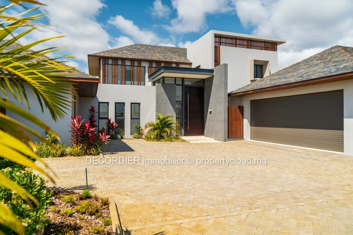 For sale villa - Mont Choisy, located on the edge of the fairway