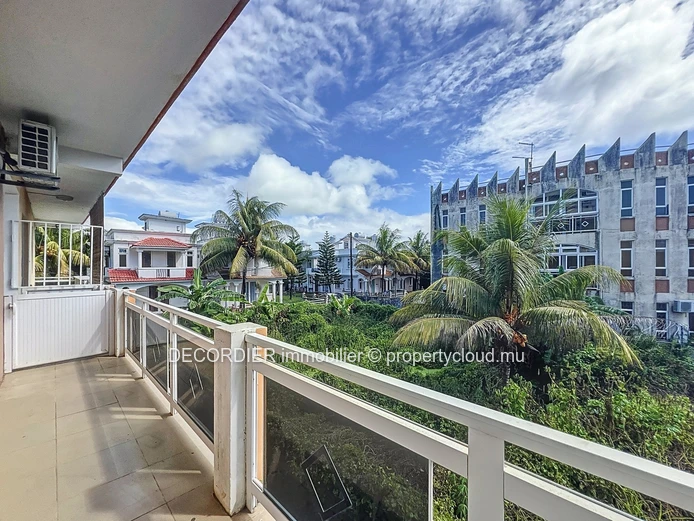 Spacious flat for sale (Sole Mandate)