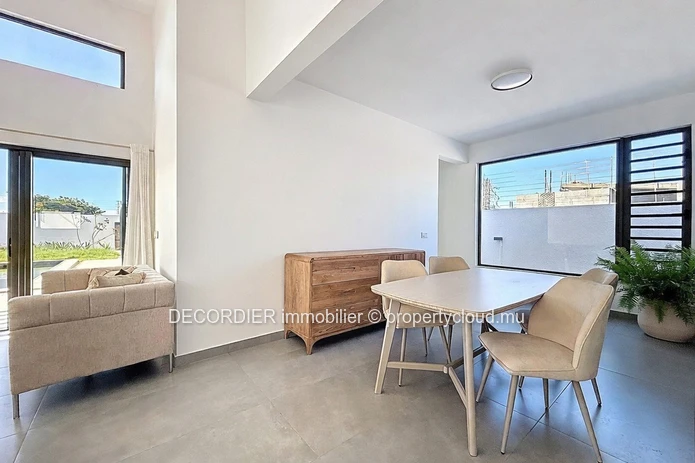 Maison moderne dans une résidence sécurisée