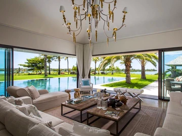 6 Bedroom House
