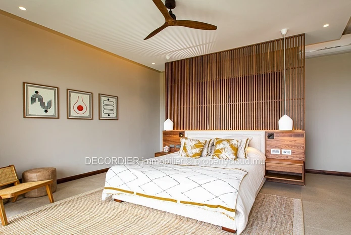 Splendid beachfront villa offering immediate access to the lagoon.