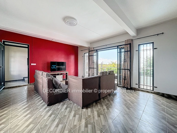 Apartment with shared swimming pool