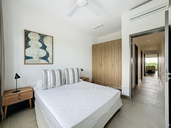 Elegant furnished flat with sea view in Saint Antoine