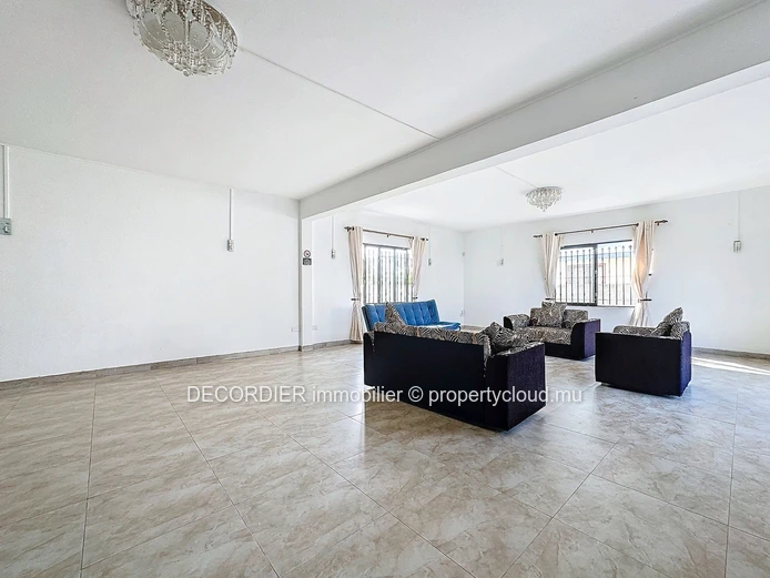 Maison individuelle avec coin barbecue (Mandat exclusif)
