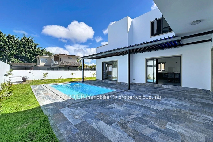 Modern villa with swimming pool – Ideal location, dream lifestyle