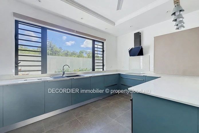 Villa contemporaine et spacieuse à Trou aux Biches