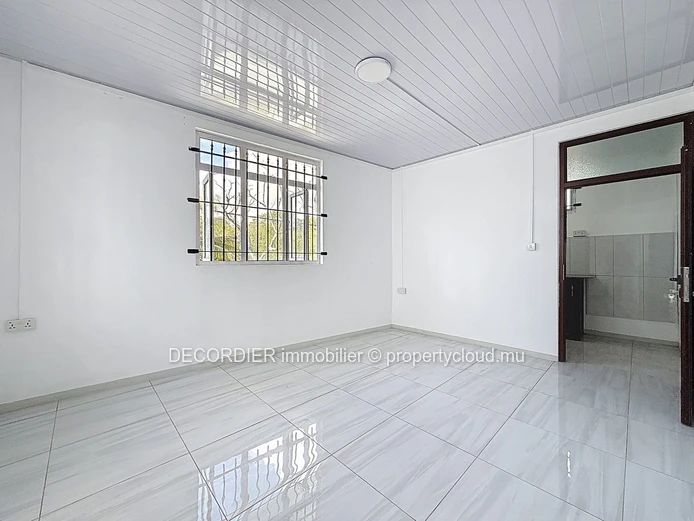 For rent – Commercial building with 4 units in Grand-Baie
