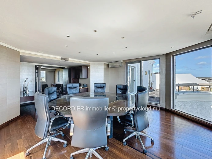 Office for sale in the heart of Grand Bay