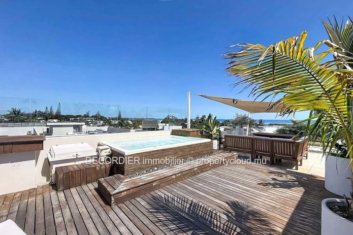 Penthouse with Lagoon View and Private Pool