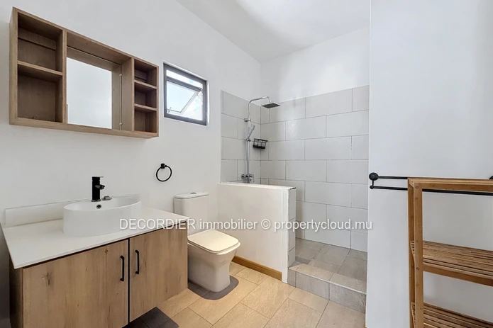 Charming Duplex for Rent in Pereybère