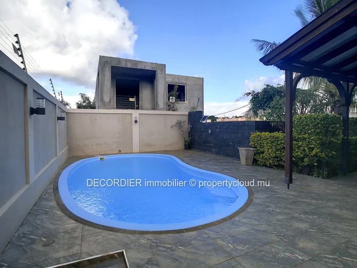 Maison individuelle avec piscine