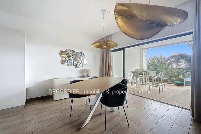 Penthouse with Lagoon & Coin de Mire Views