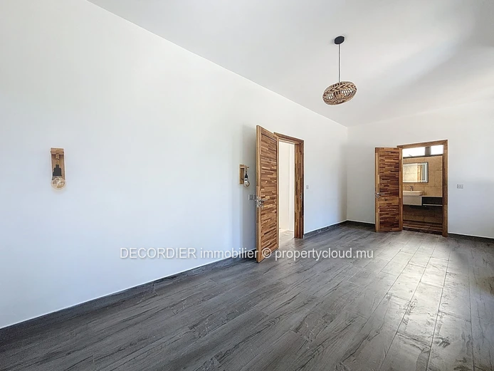 Villa contemporaine avec piscine dans un cadre paisible – Vente sur plan