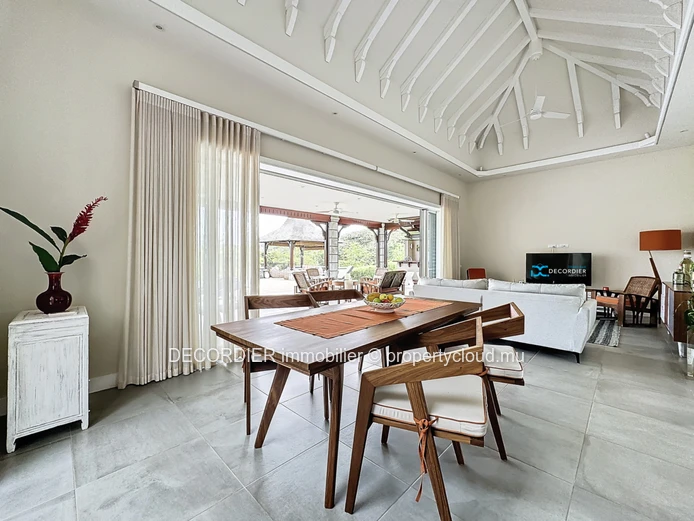 Magnifique villa située à Villa Valriche - accessible aux étrangers
