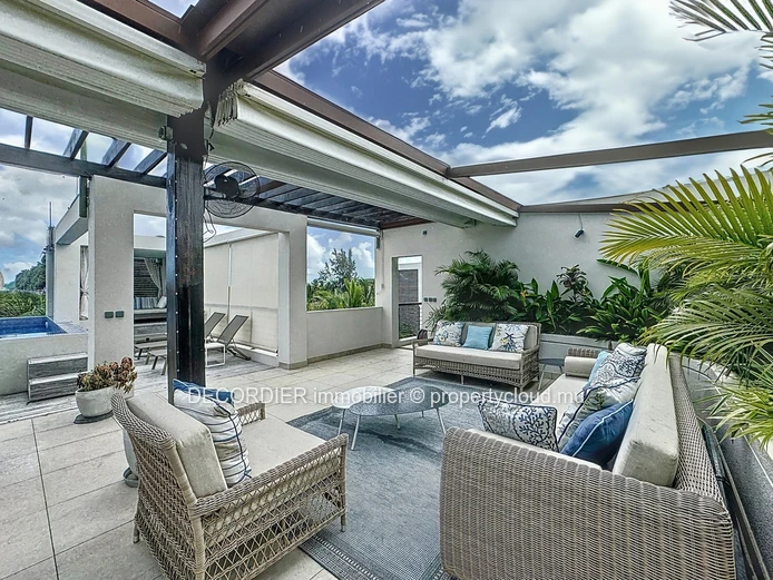 Penthouse vue mer avec plage privée