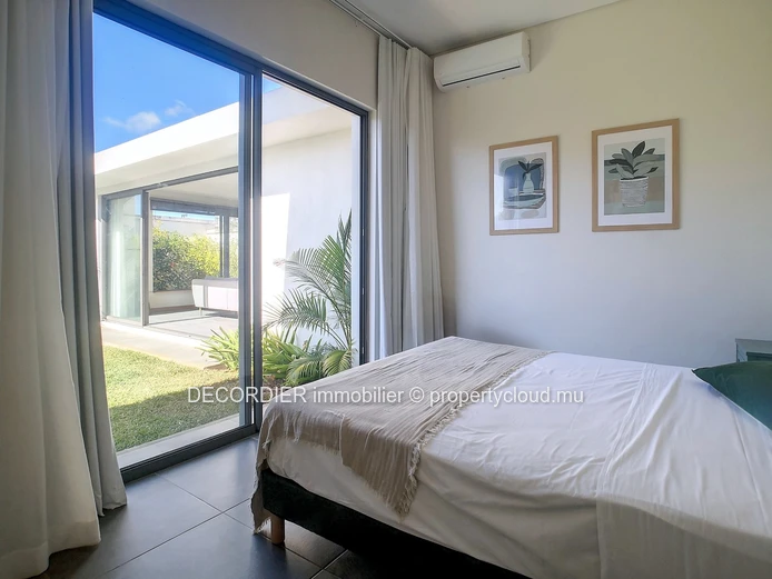 Villa contemporaine située dans une résidence sécurisée - Accessible aux étrangers (Mandat exclusif)