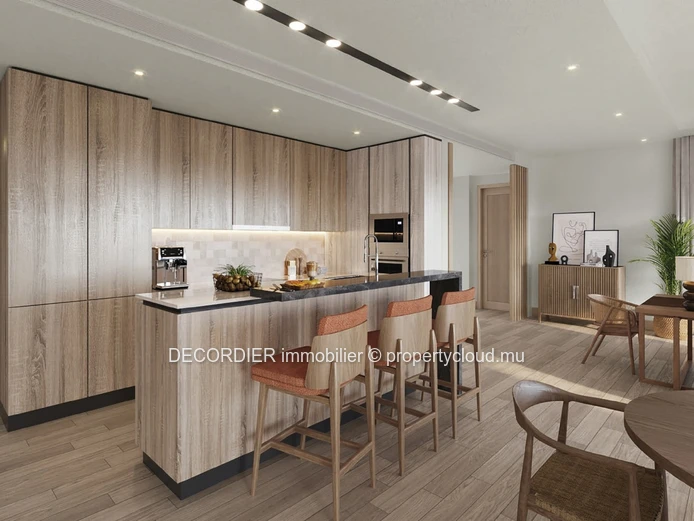 Sea view, very high standard flat, right on the water, open to foreign buyers.