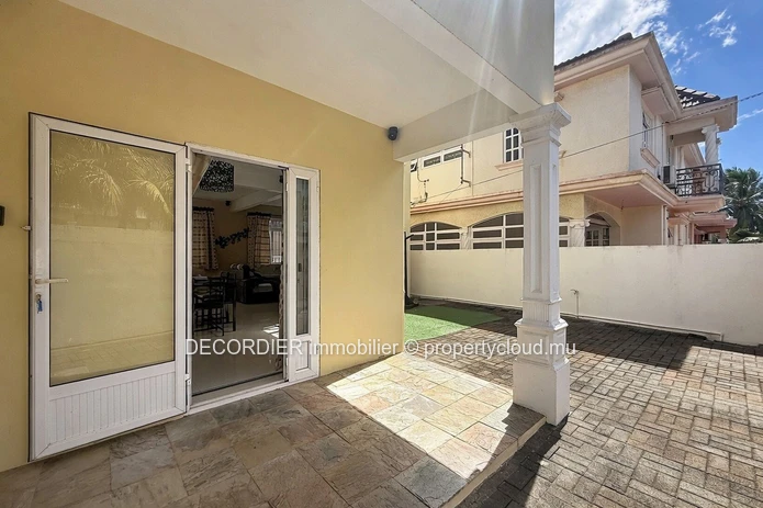 Duplex house for rent – Trou aux Biches