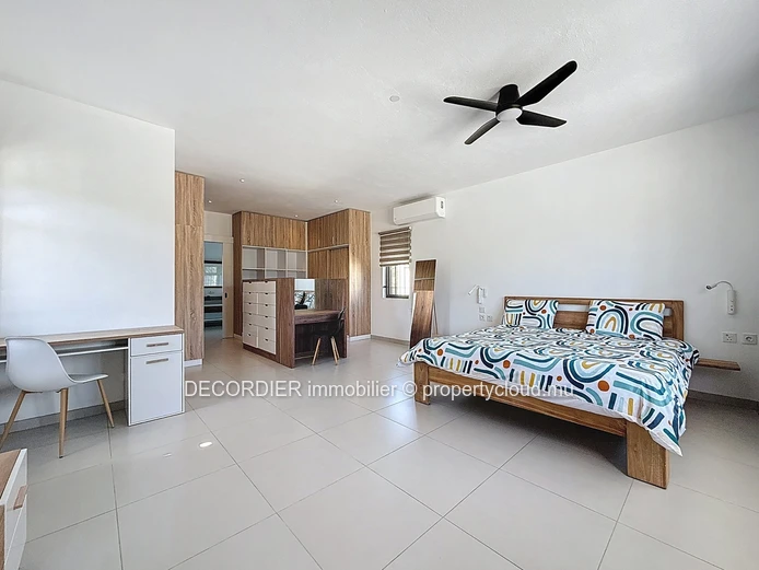 For Rent – Stunning contemporary villa with private pool