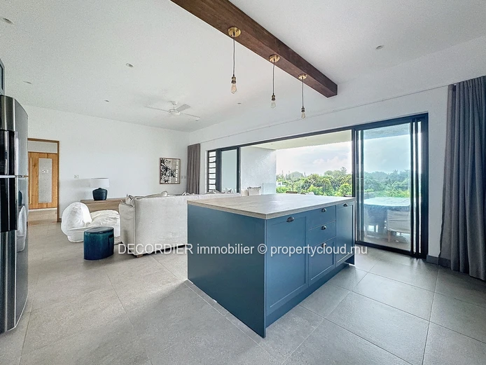 Elegant furnished flat with sea view in Saint Antoine