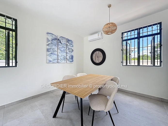 Villa contemporaine avec piscine dans un cadre paisible – Vente sur plan