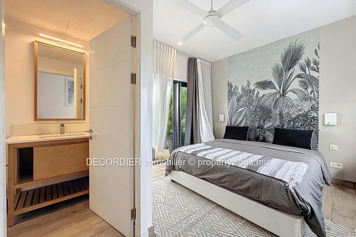 Penthouse with Lagoon & Coin de Mire Views