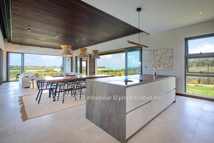 Splendid beachfront villa offering immediate access to the lagoon.