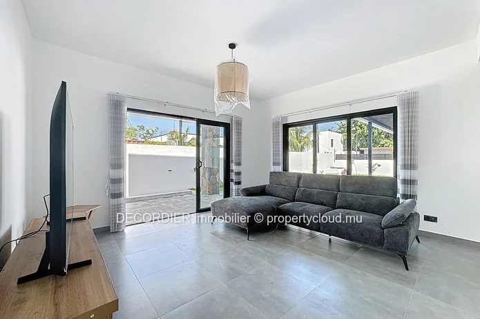 Modern villa with swimming pool – Ideal location, dream lifestyle