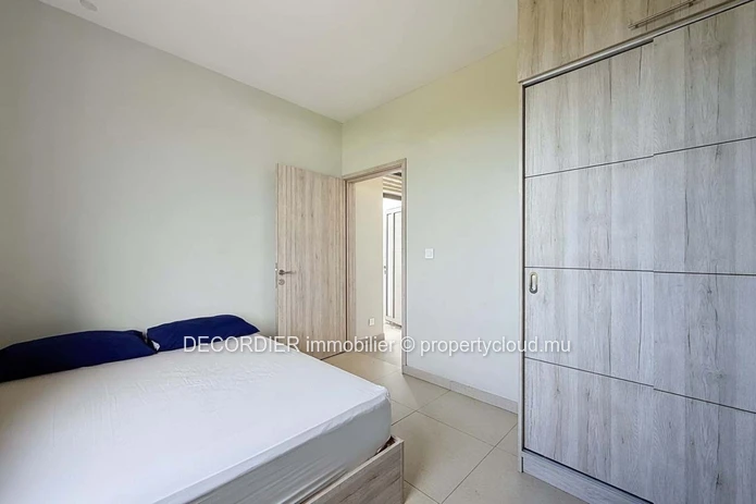Modern duplex with private swimming pool (Sole Mandate)