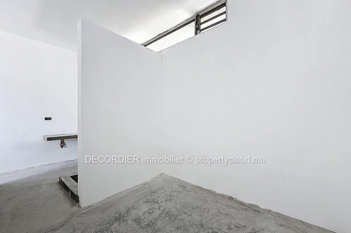 Opportunité Unique – Maison Inachevée À Vendre