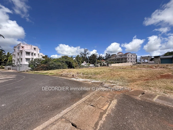 For sale – Residential and commercial land in Pointe aux Piments.