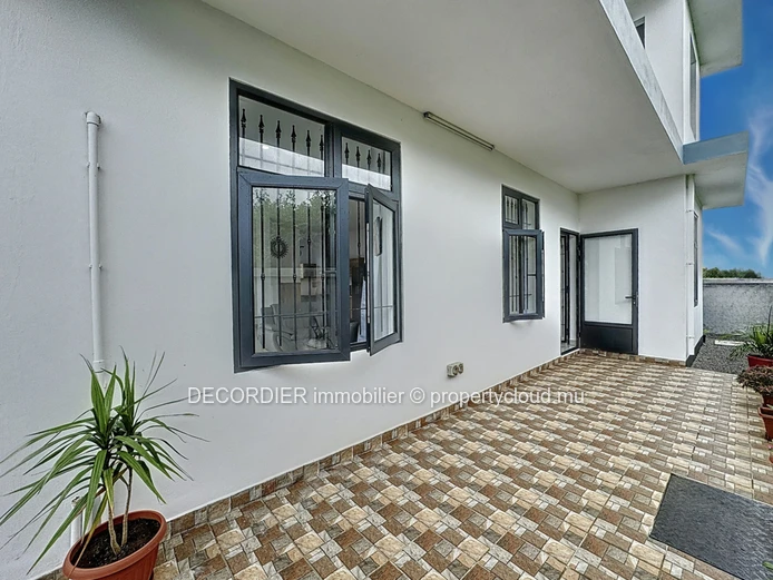 New apartment located on the ground floor 6 minutes' walk from Grand Baie La Croisette (Sole Mandate)