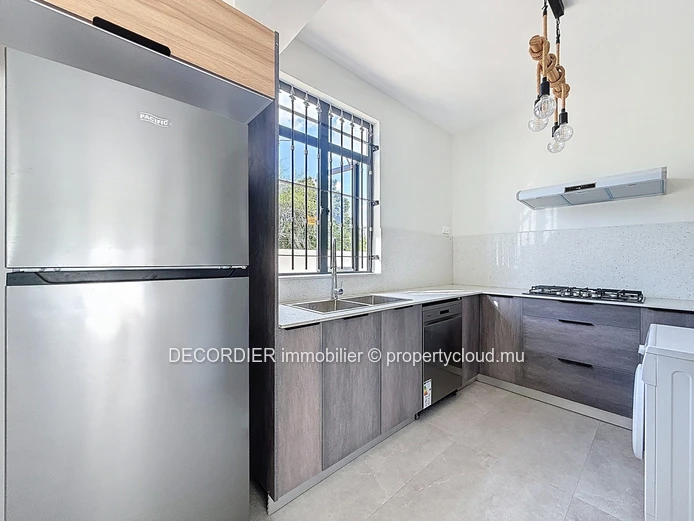 Villa contemporaine avec piscine dans un cadre paisible – Vente sur plan